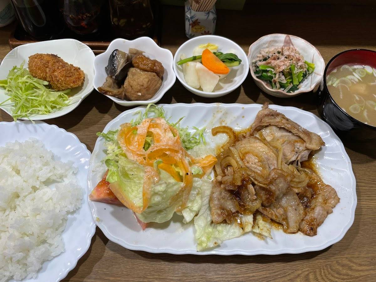 お食事処 谷中 大使館