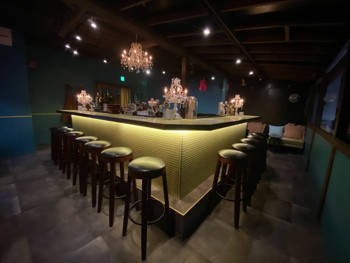 FRIENDS bar&lounge