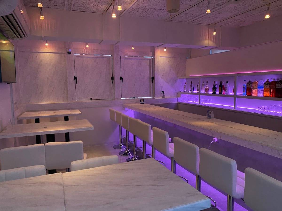 Girls Bar ROOM