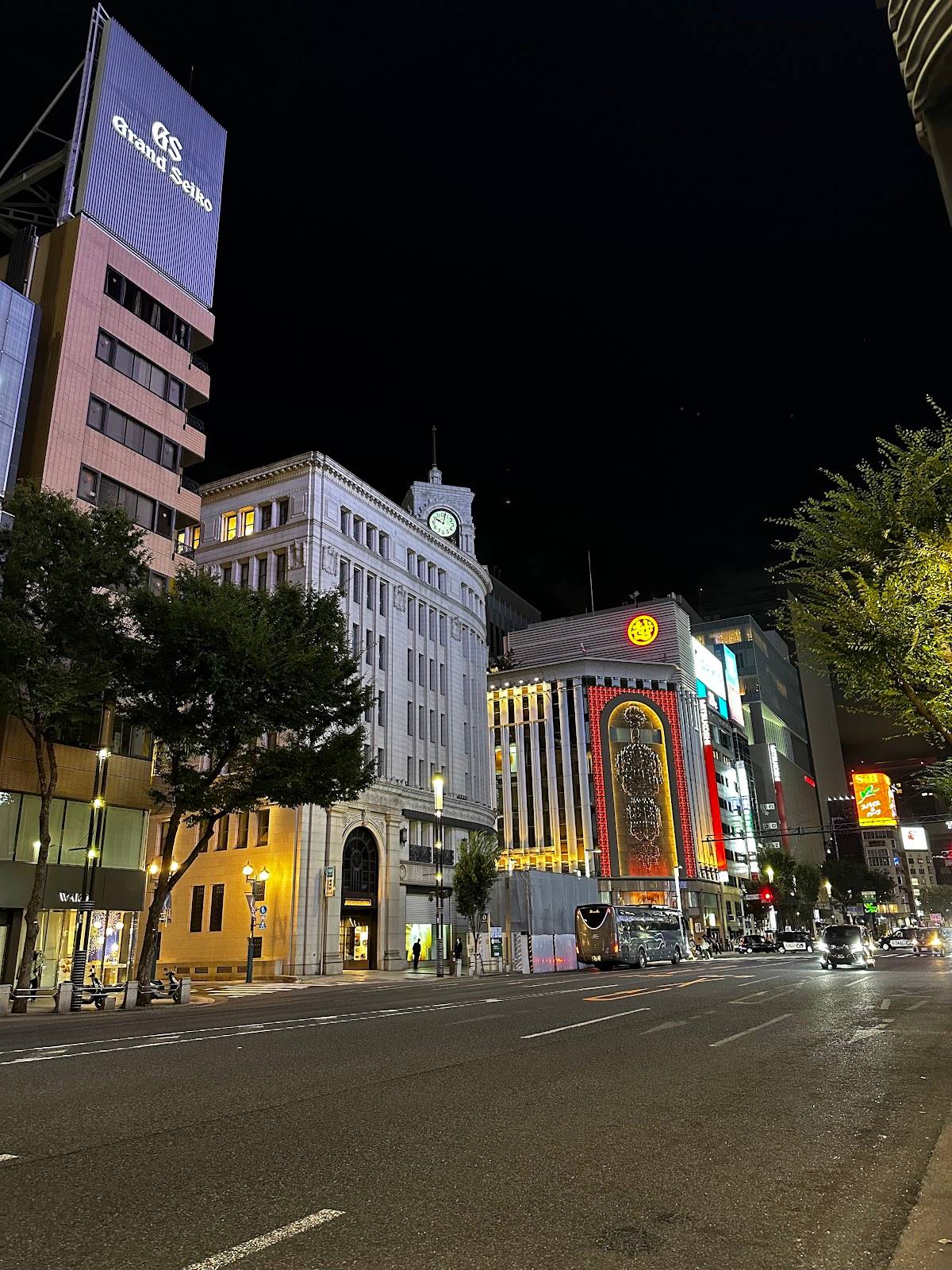 Japan's Top 100 Streets (Ginza 3-chome)