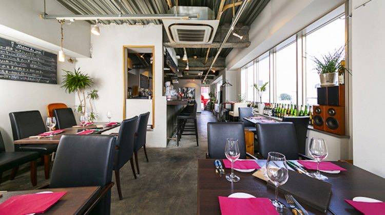 グリルバル サンク（旧店名 kitchen&bar cinq）