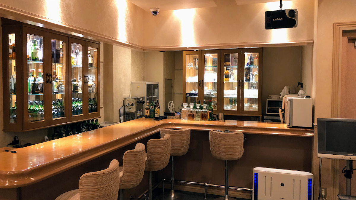 Lounge Bar S