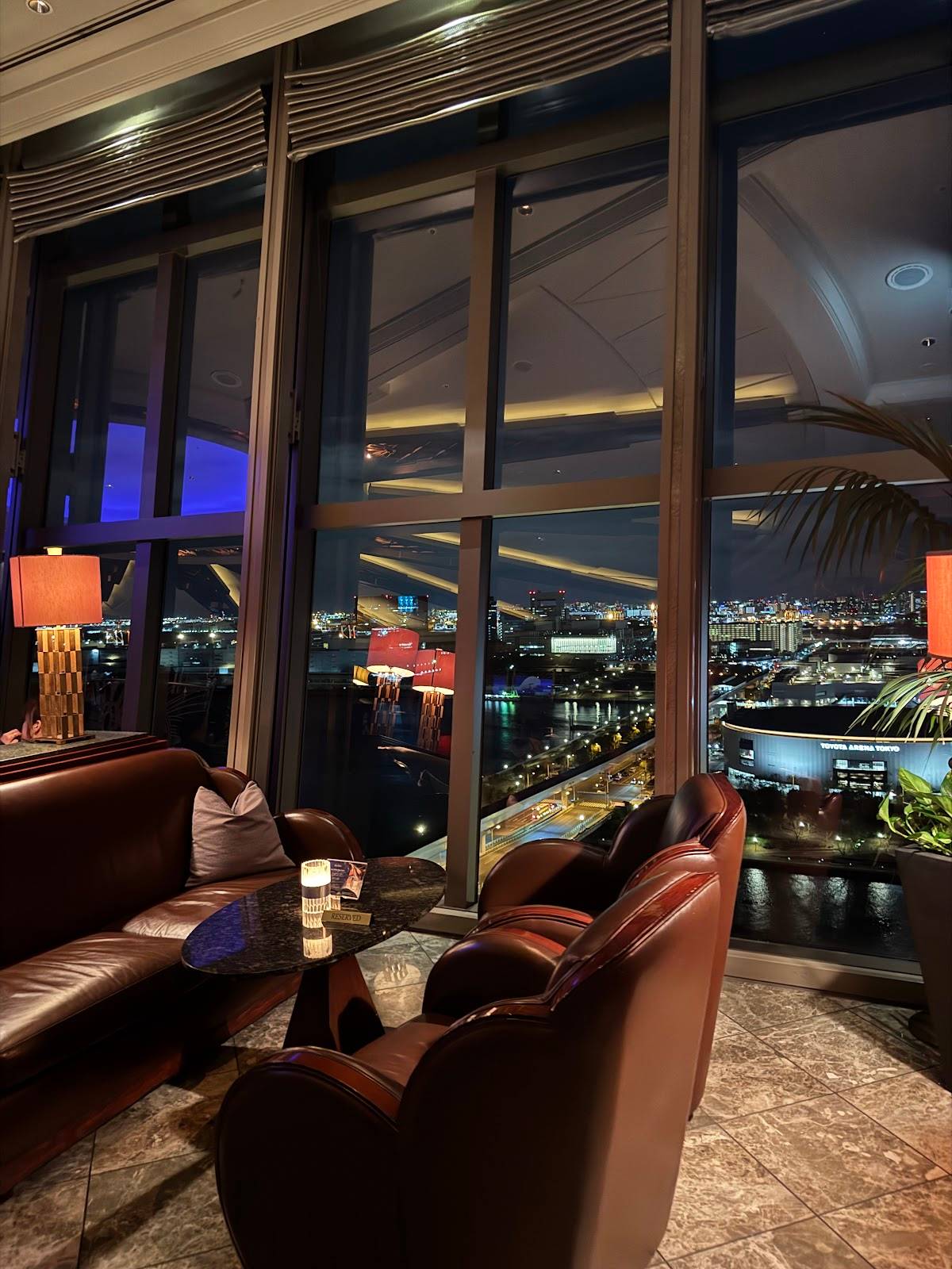 Madison Lounge