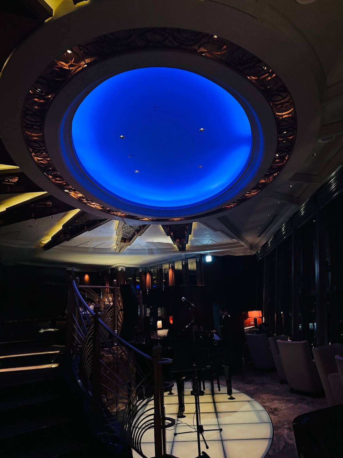 Madison Lounge
