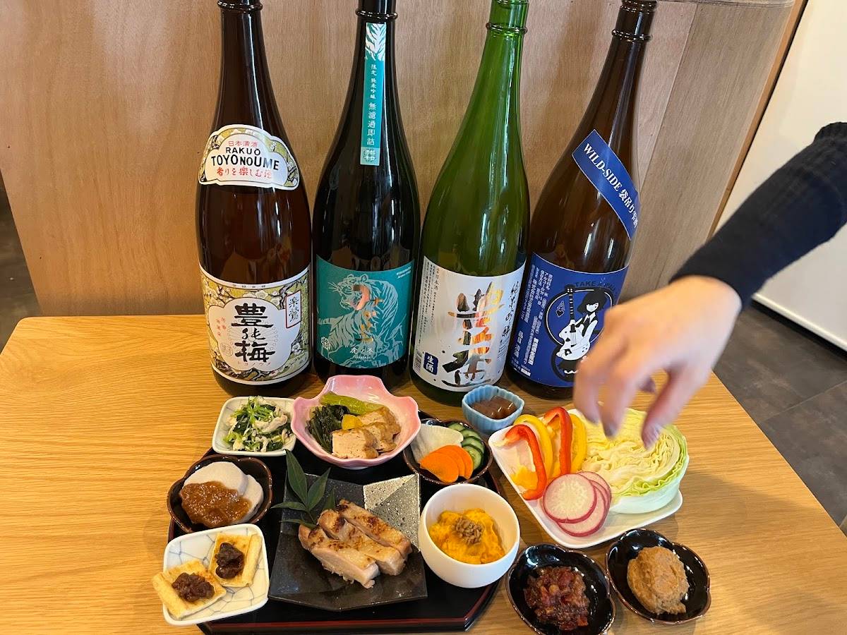 Sake Bar Tsukiji ~日本酒築地スタンドバー