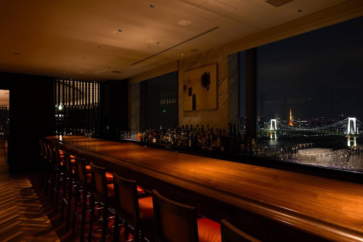 The Bar & Lounge
