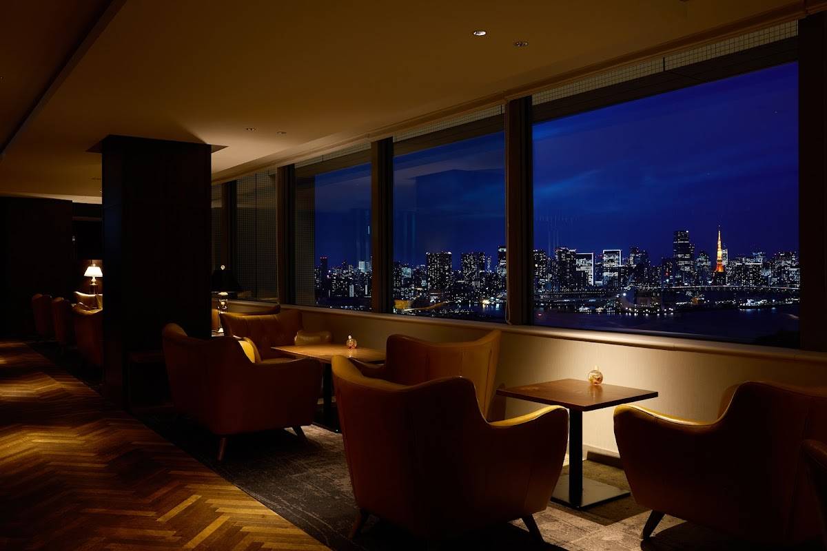 The Bar & Lounge