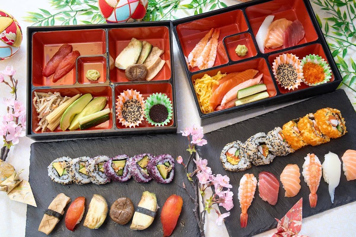 Tokyo Sushi Making Class Shibuya (Vegan/ Vegetarian/ Halal Sushi Available)