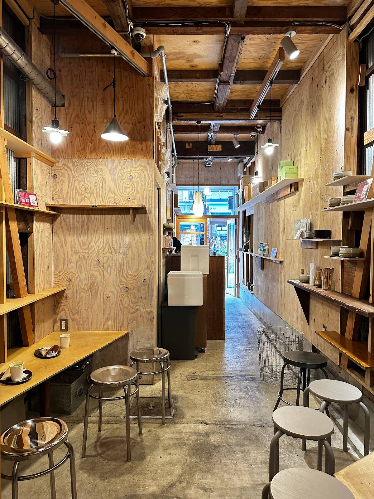 Yanakana Macha Stand